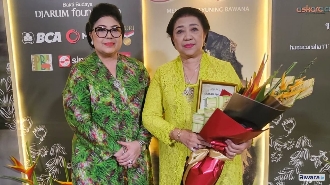 GKR Wandansari Koes Moertiyah dan GKR Ayu Koes Indriyah bersama keluarga Paku Buwono XII hadir dalam Festival Bedhayan VI di Gedung Kesenian Jakarta Sabtu 8 Agustus 2026 yang menghadirkan 16 kelompok tari dari berbagai daerah Indonesia